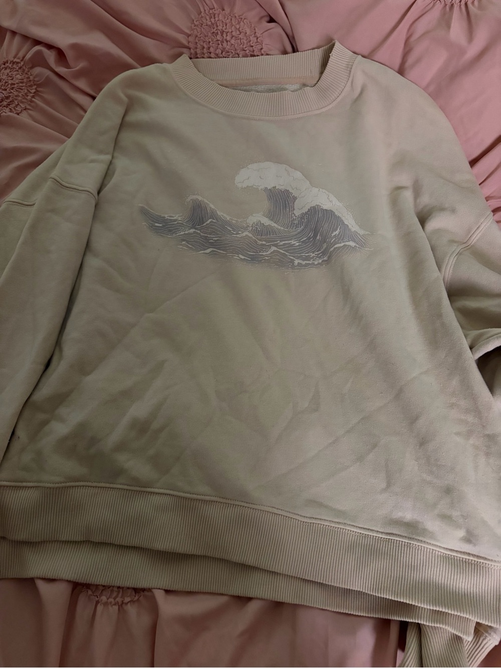 American Eagle Outfitters Cream Wave Graphic Pullover